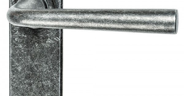 Zimmertürgarnitur aus Schmiedeeisen