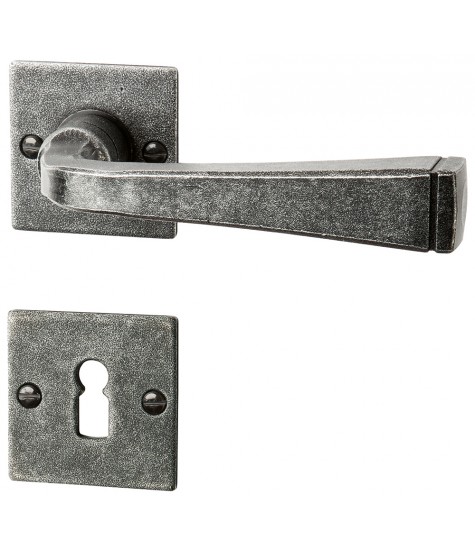 Rosettengarnitur aus Schmiedeeisen