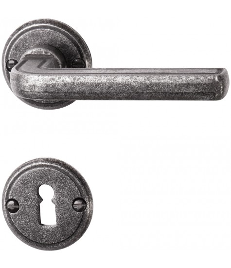 Rosettengarnitur aus Schmiedeeisen